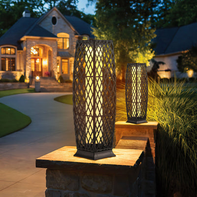 2 Pieces Solar-Powered Diamond Wicker Floor Lamps with Auto LED Light-Black