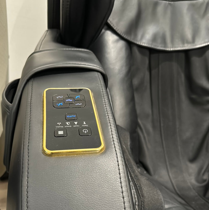 Demo Unit - Massage Chair Pro-4D Fully Loaded Massage Chair