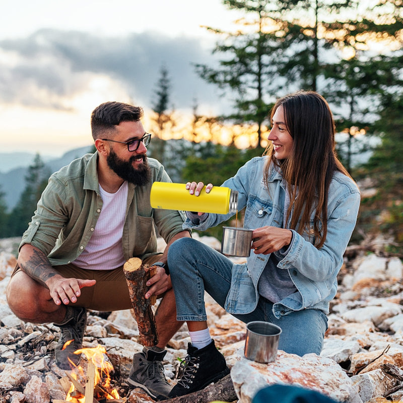 *22 Oz Double-walled Insulated Stainless Steel Water Bottle with 2 Lids and Straw - Yellow