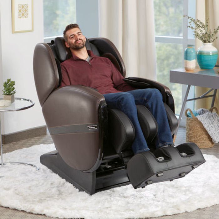 Demo- Brookstone Renew 3D Massage Chair - Relaxacare